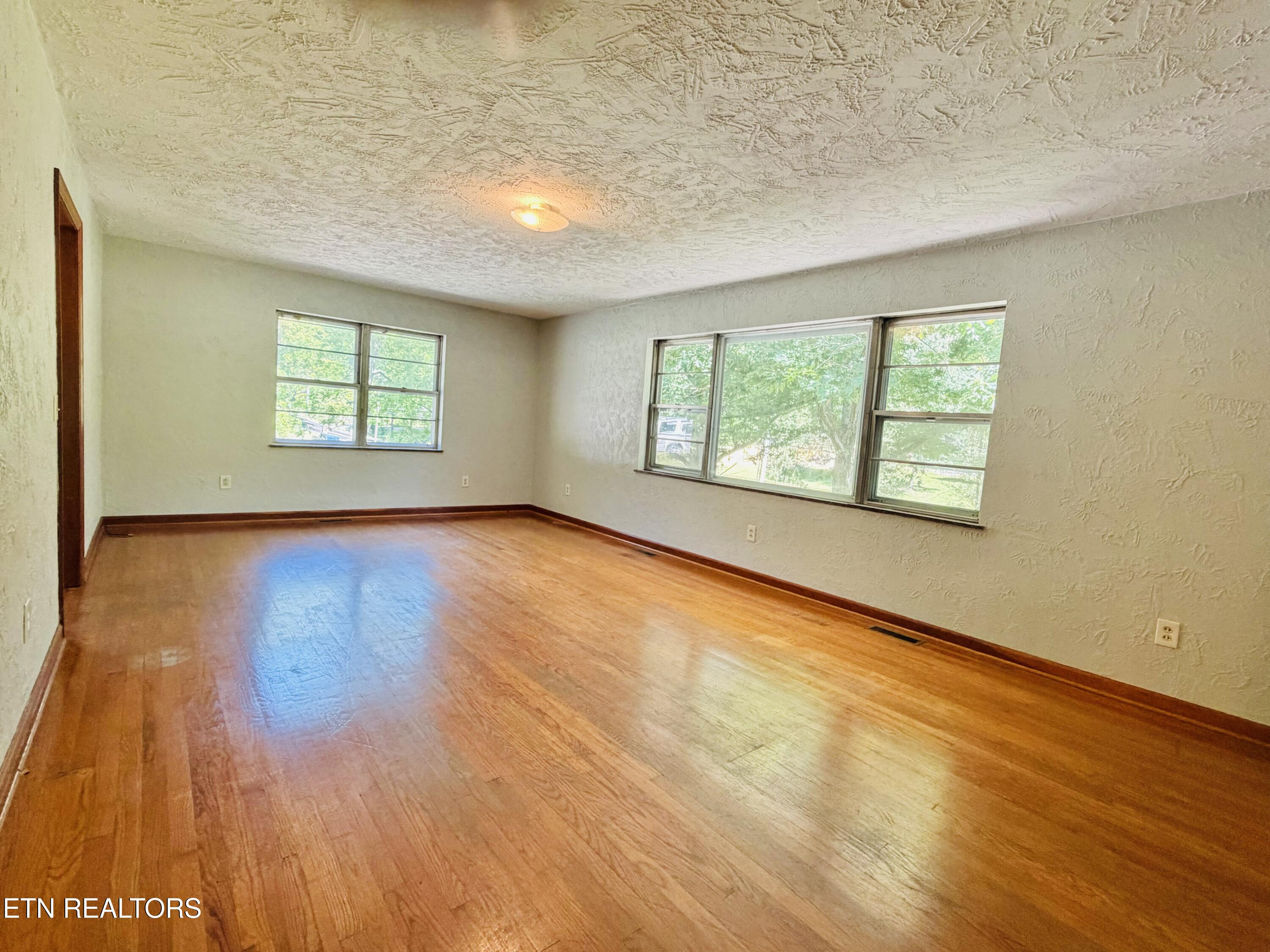 2837 Wildwood Road Maryville, TN 37804 - Photo 17 of 53 Living Room