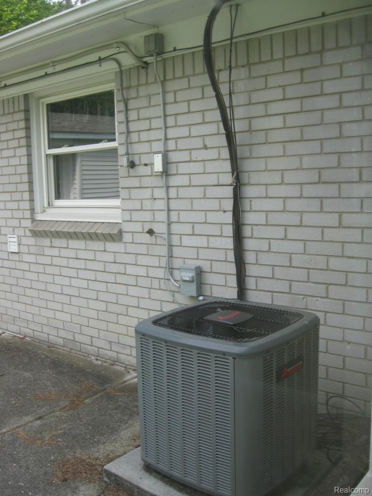 16705 Merriman Road Livonia, MI 48154 - Photo 31 of 51 IMG_2500.JPG