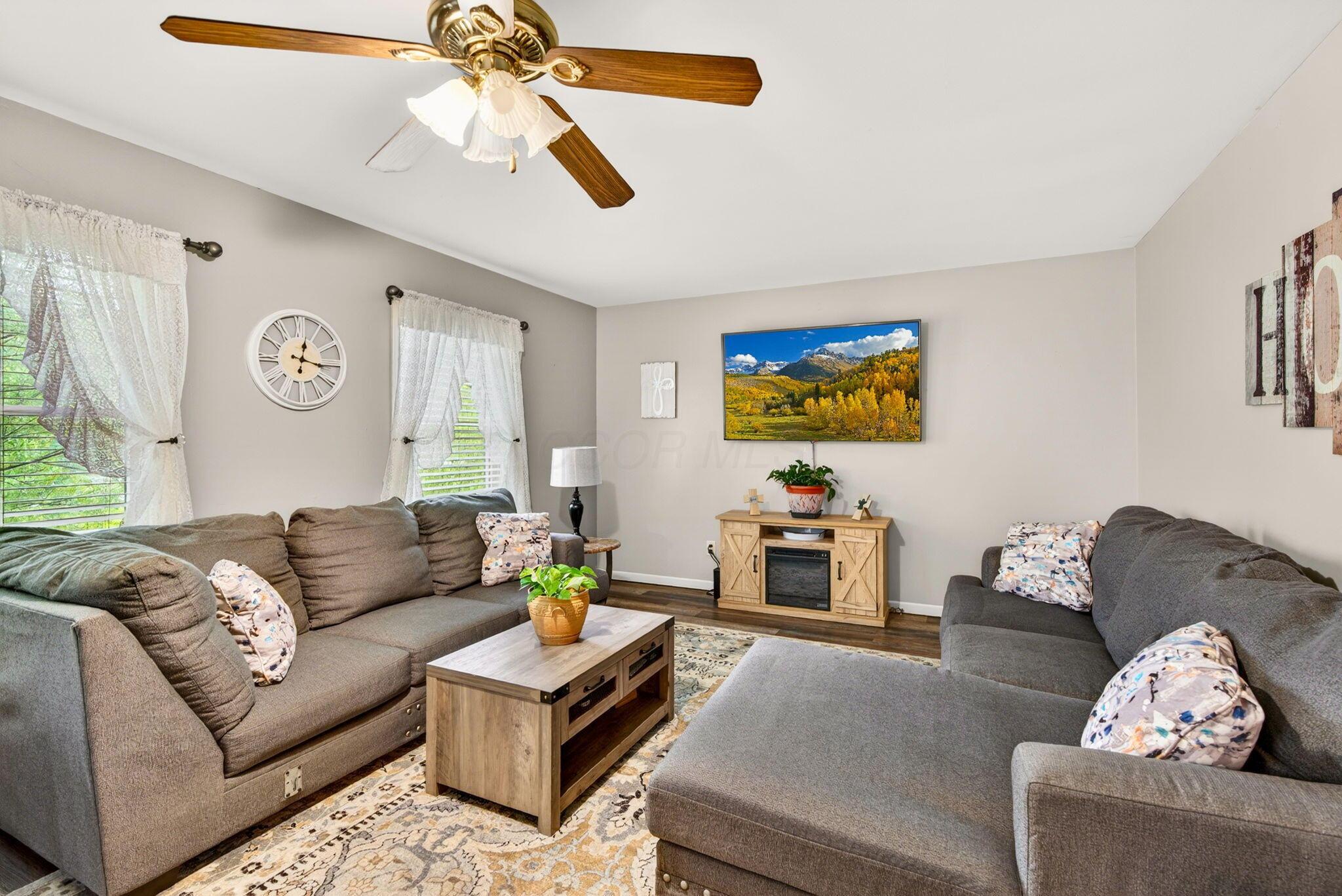 677 Centerville Road Thurman, OH 45685 - Photo 10 of 38 10. Living Room 5