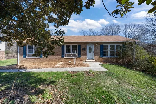 $300,000 | 304 Eastway Lane, Graham, NC 27253