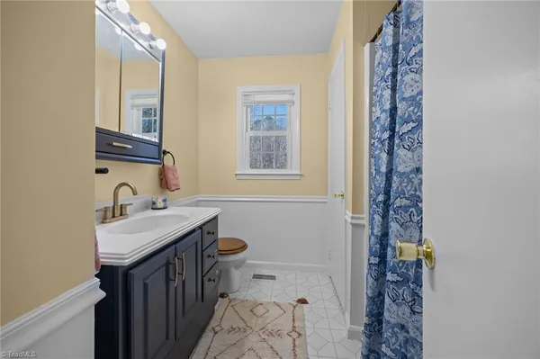 $300,000 | 304 Eastway Lane, Graham, NC 27253