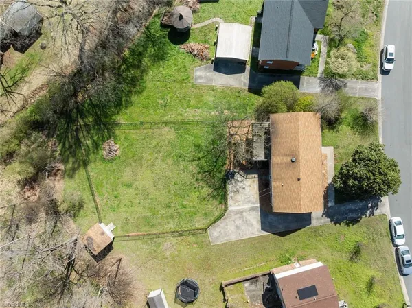 $300,000 | 304 Eastway Lane, Graham, NC 27253
