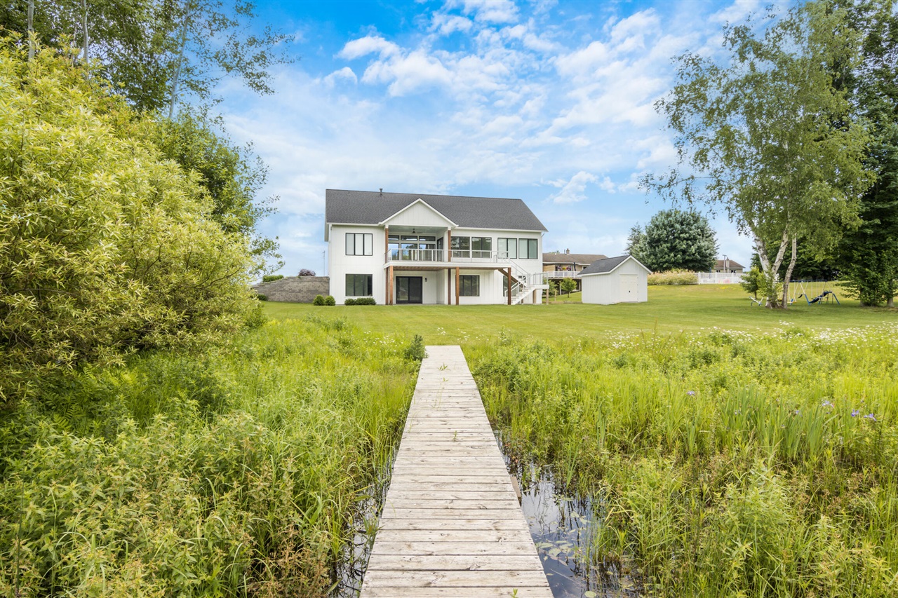 504 South East Silver Lake Road Traverse City, MI 49685 - Photo 5 of 71