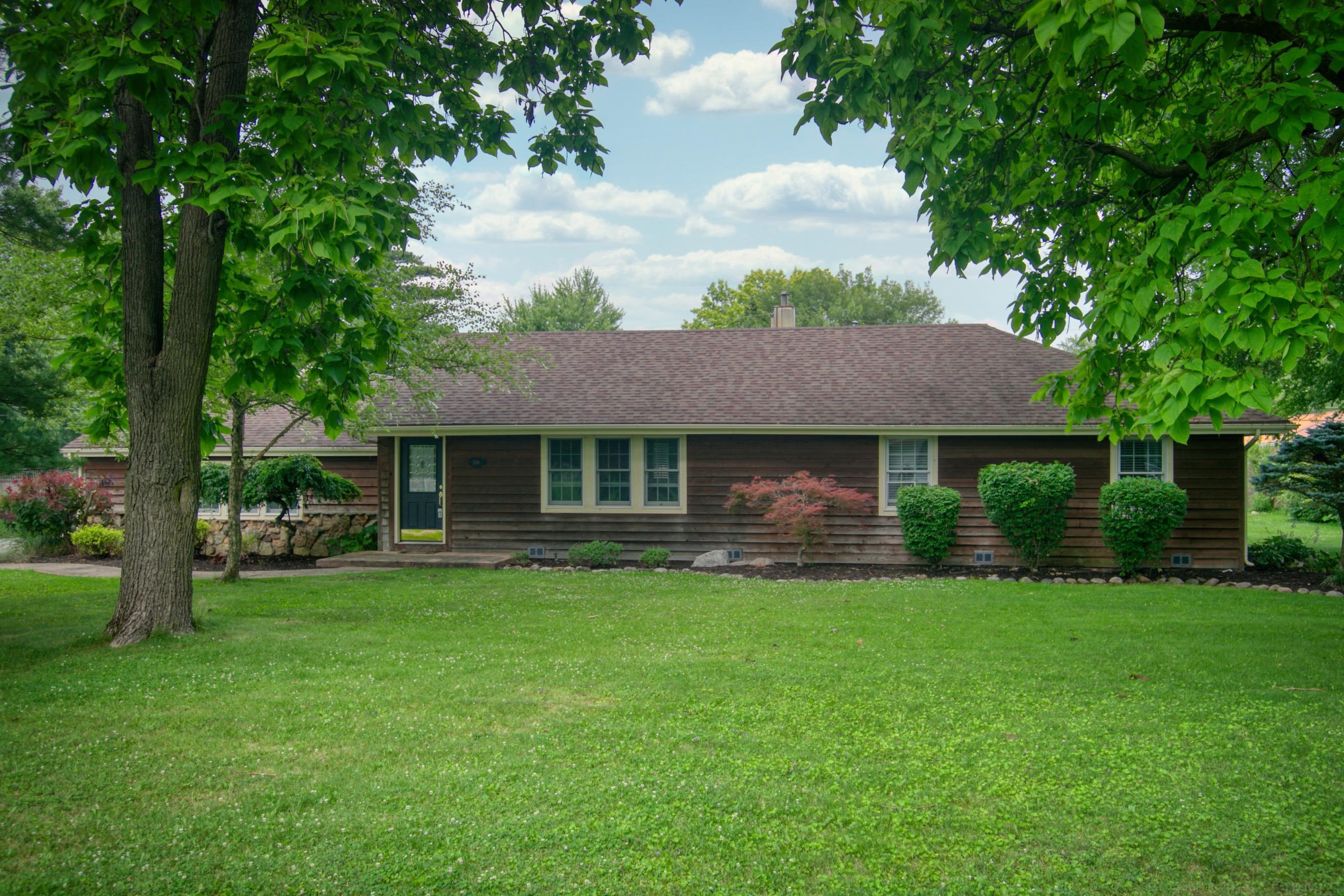 2516 Beineke Road Fort Wayne, IN 46808 - Photo 1 of 29