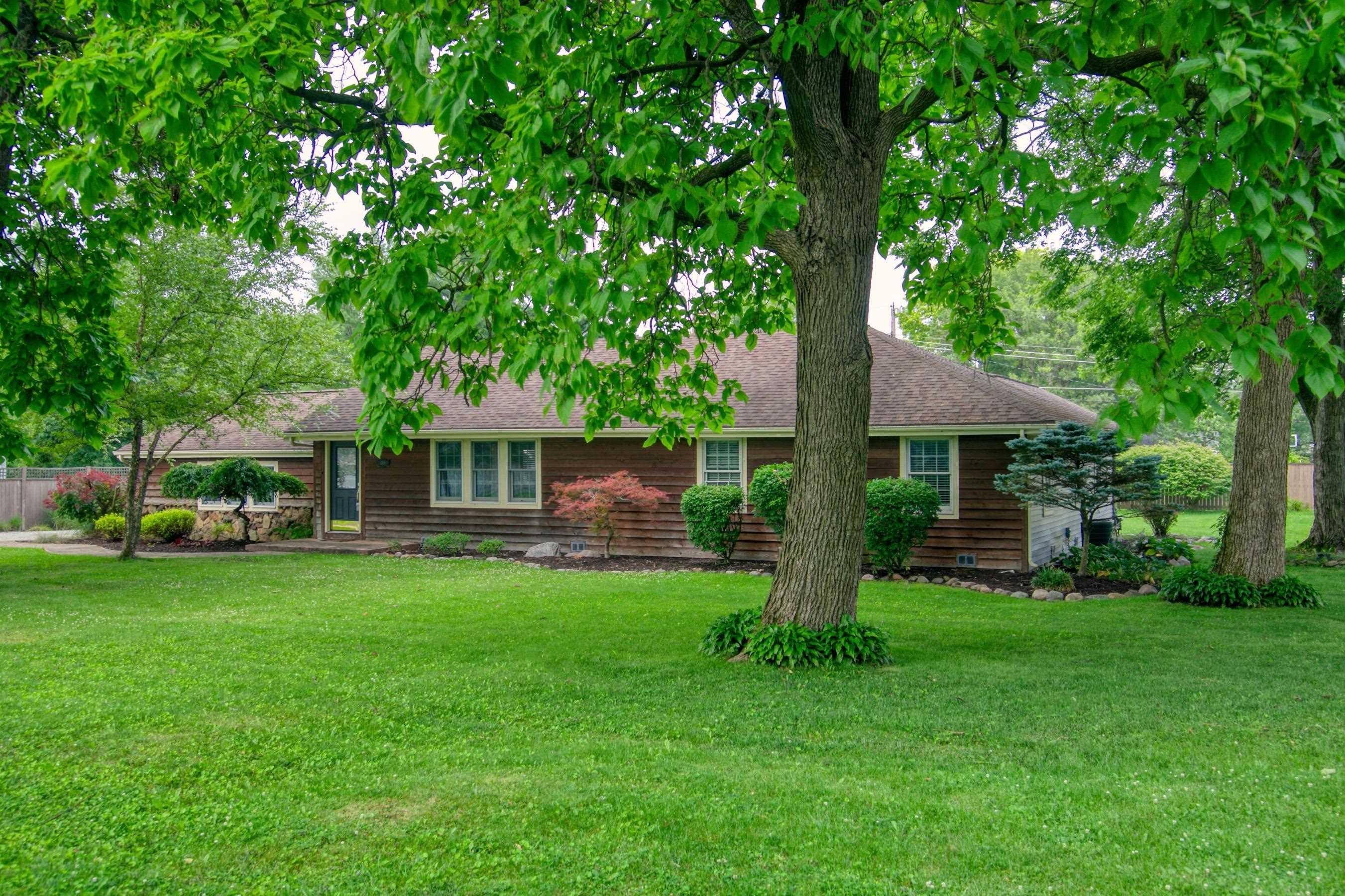 2516 Beineke Road Fort Wayne, IN 46808 - Photo 3 of 29