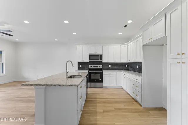 $364,900 | 7352 Whispering Creek Lane, Powell, TN 37849