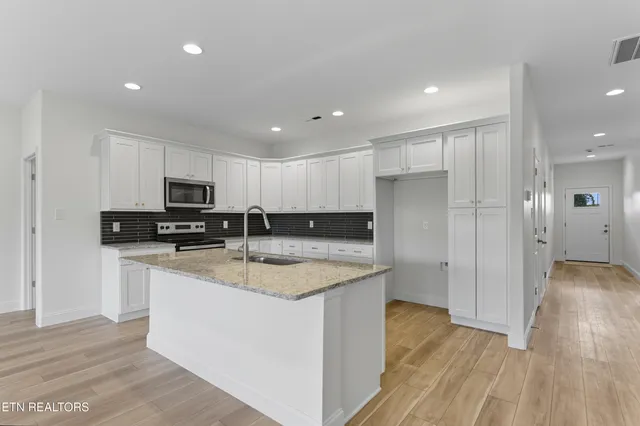 $364,900 | 7352 Whispering Creek Lane, Powell, TN 37849