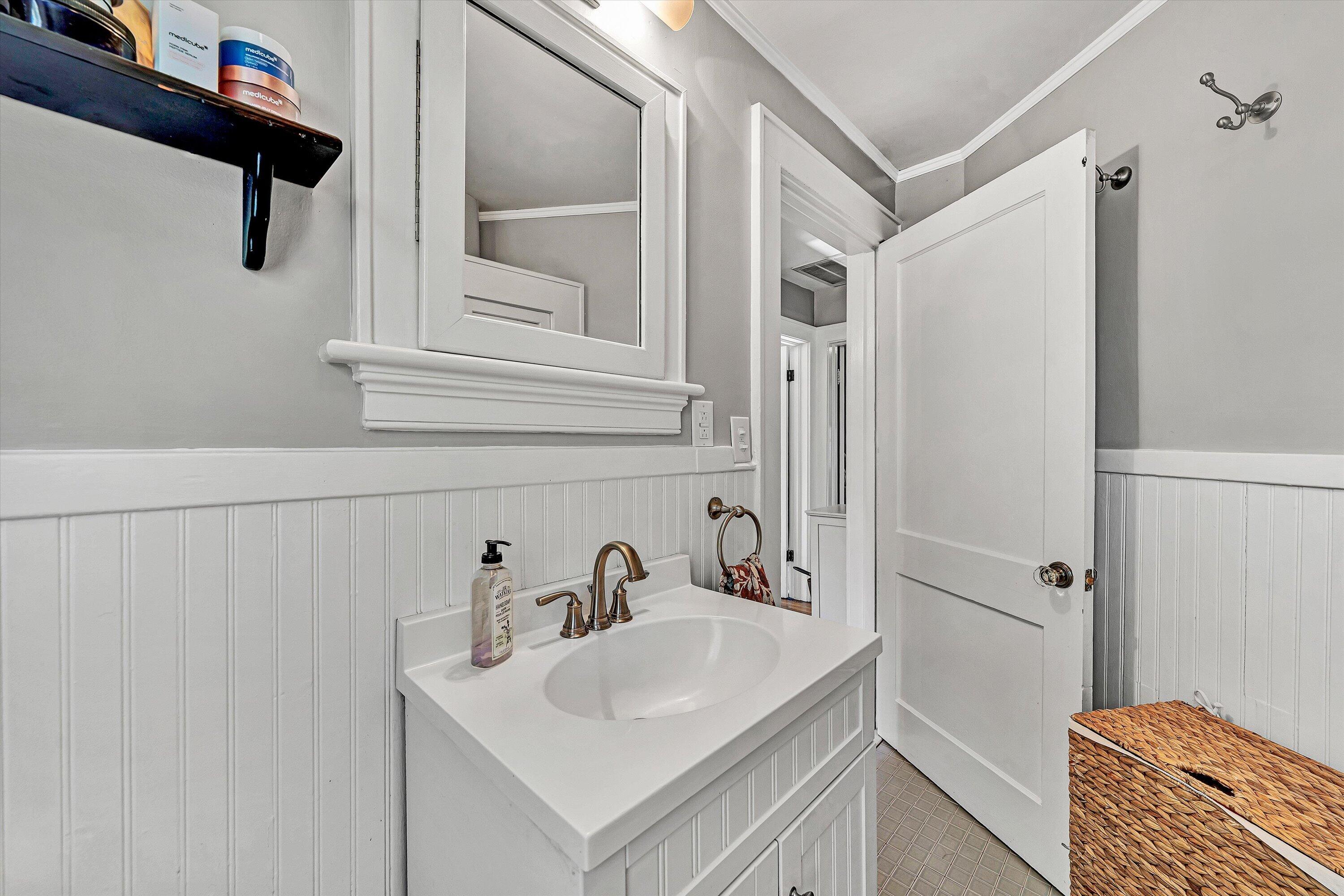 1831 Carter Road Southwest Roanoke, VA 24015 - Photo 23 of 39 23-DSC00007
