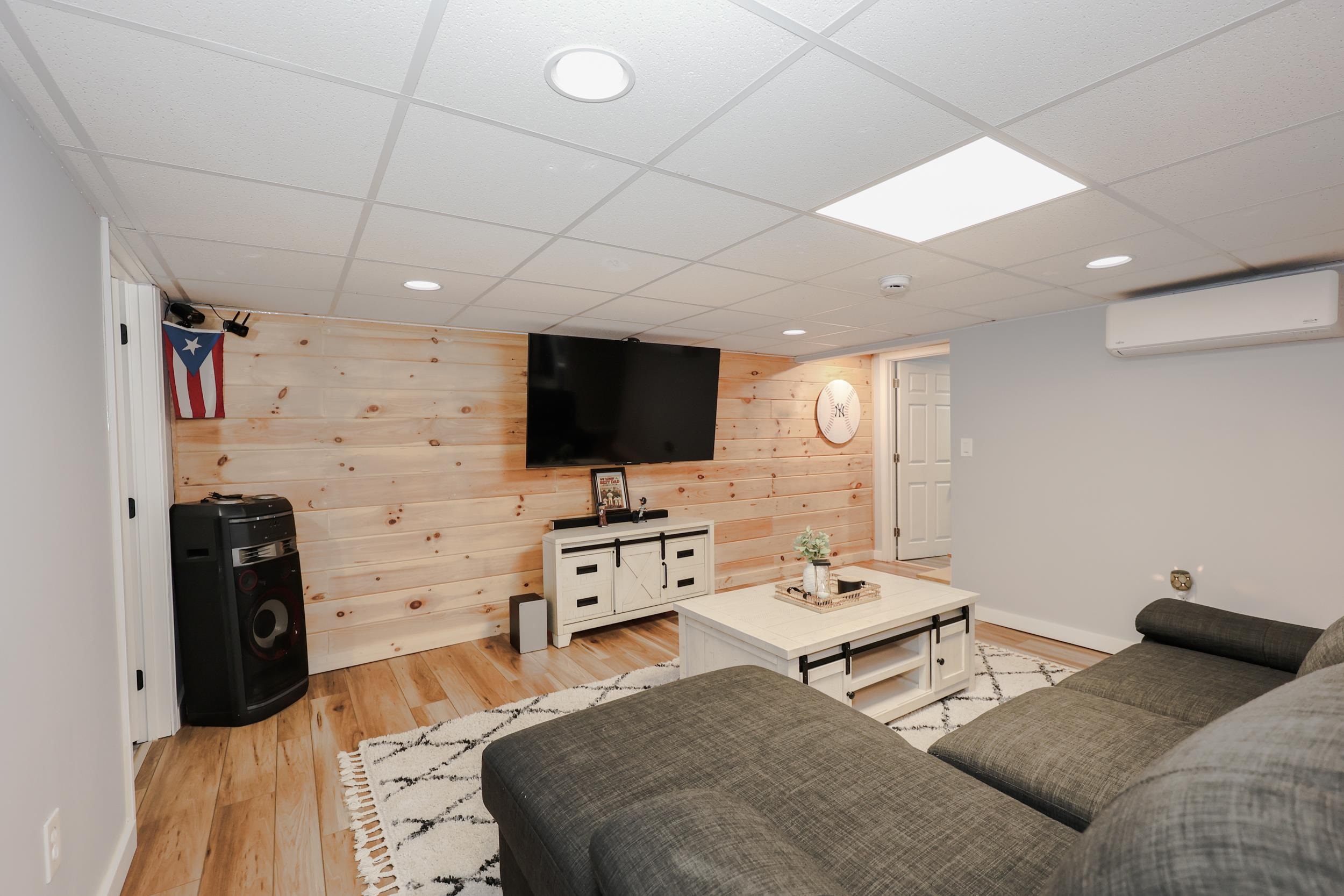 2052 Lake Shore Road Manchester, NH 03109 - Photo 29 of 43