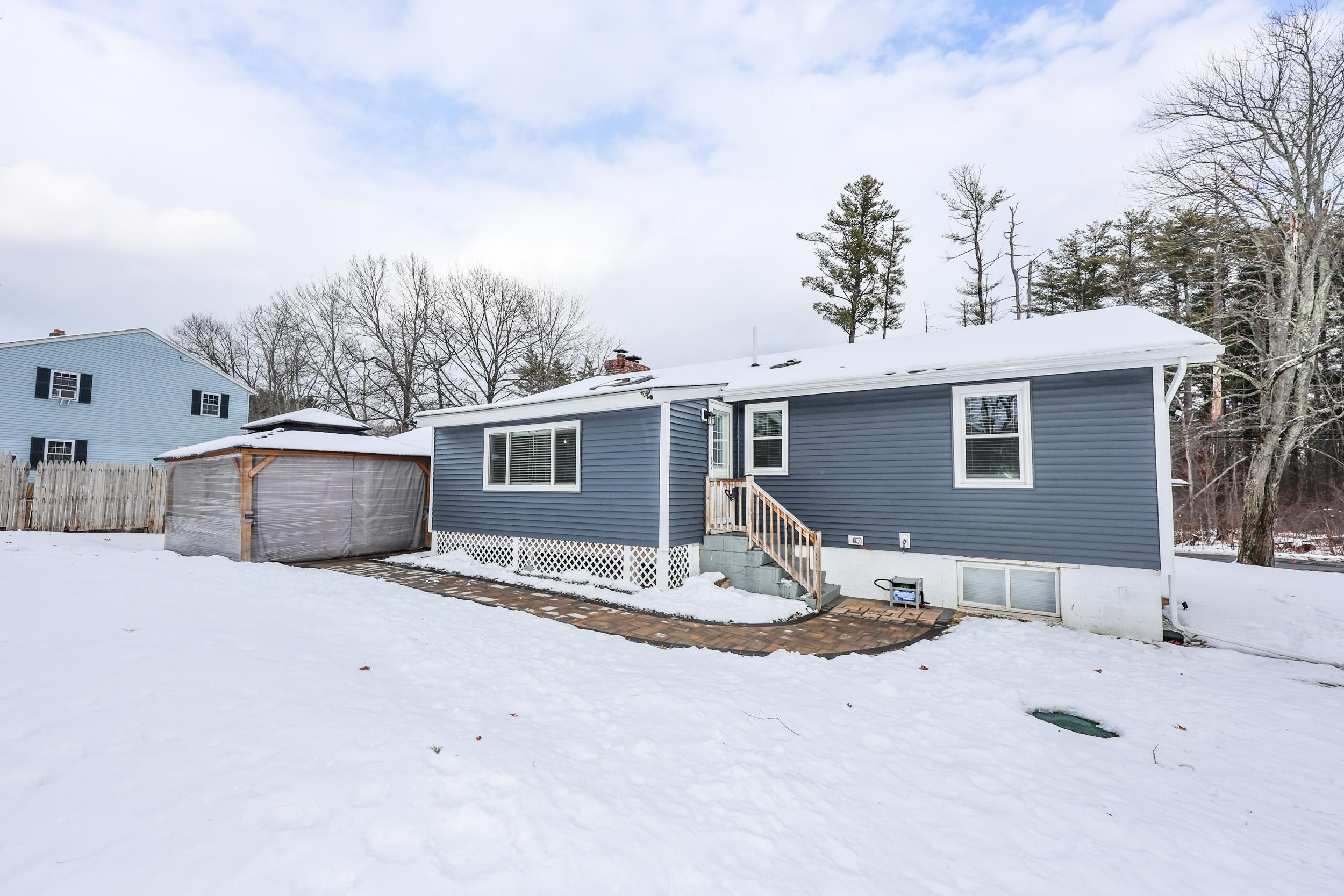 2052 Lake Shore Road Manchester, NH 03109 - Photo 42 of 43