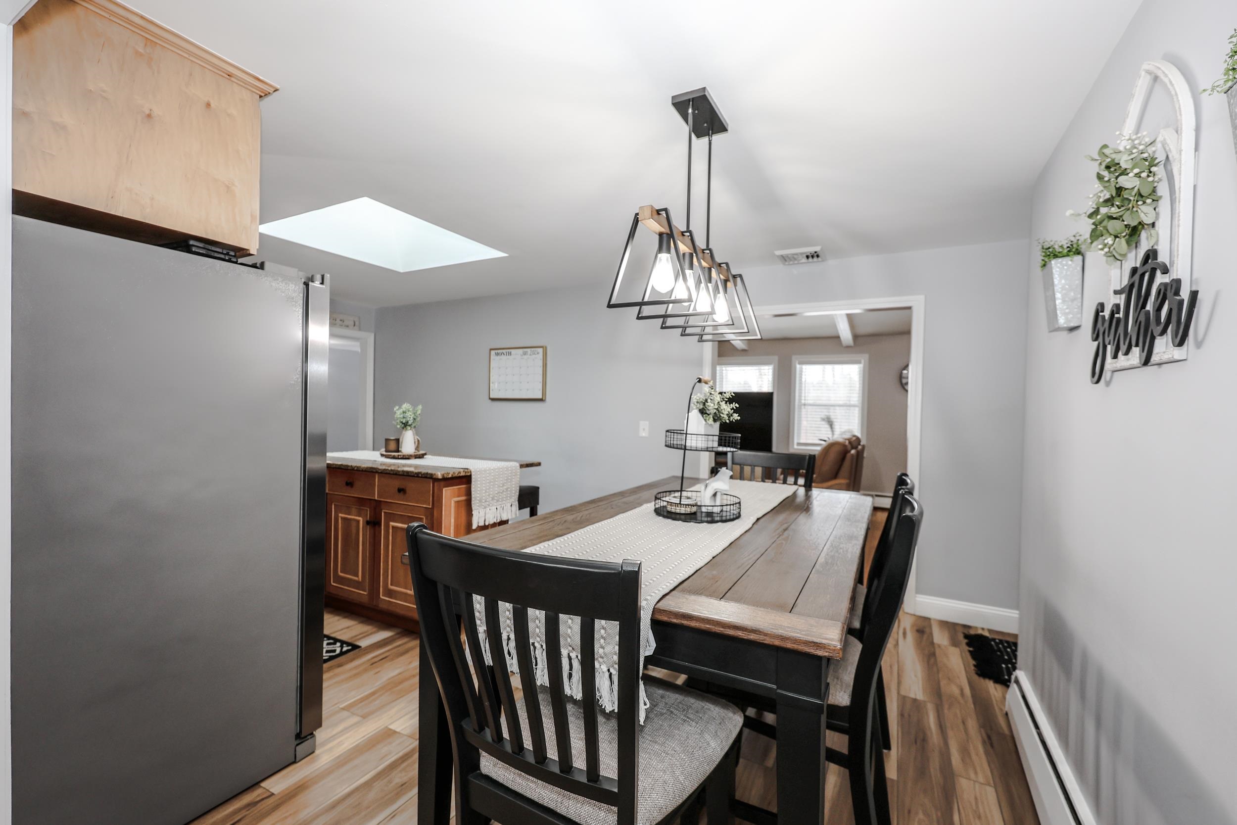 2052 Lake Shore Road Manchester, NH 03109 - Photo 6 of 43