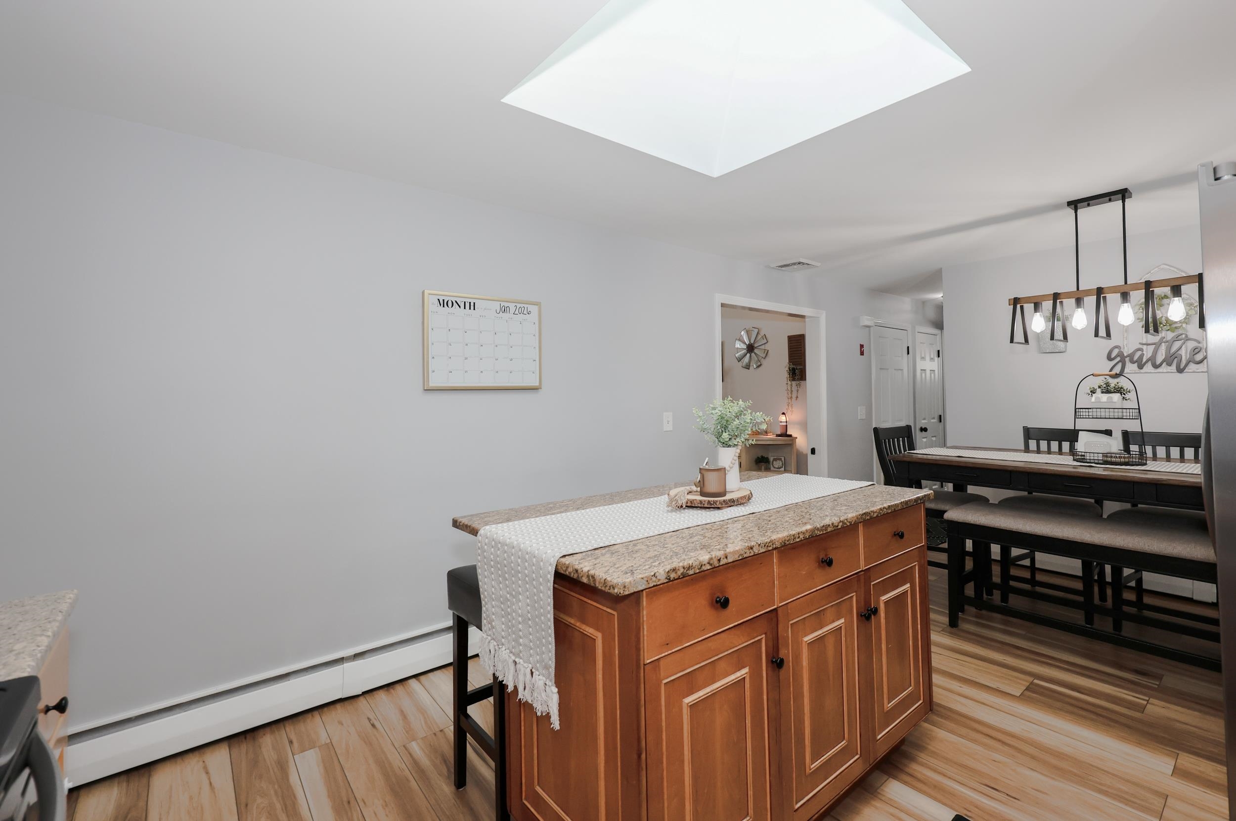 2052 Lake Shore Road Manchester, NH 03109 - Photo 7 of 43