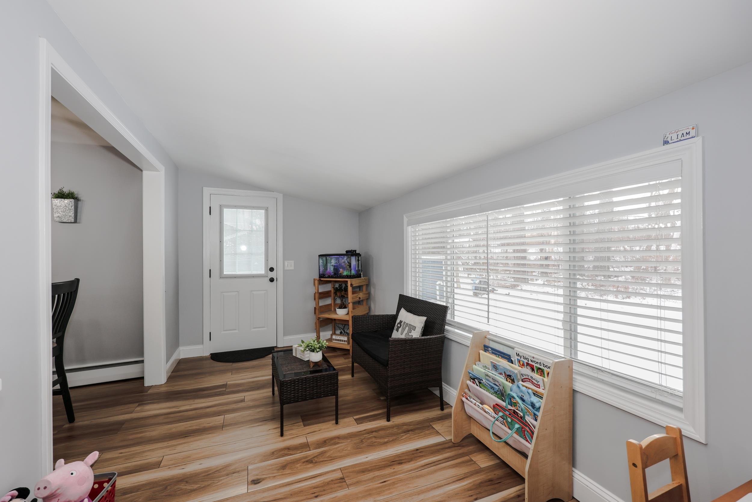 2052 Lake Shore Road Manchester, NH 03109 - Photo 9 of 43