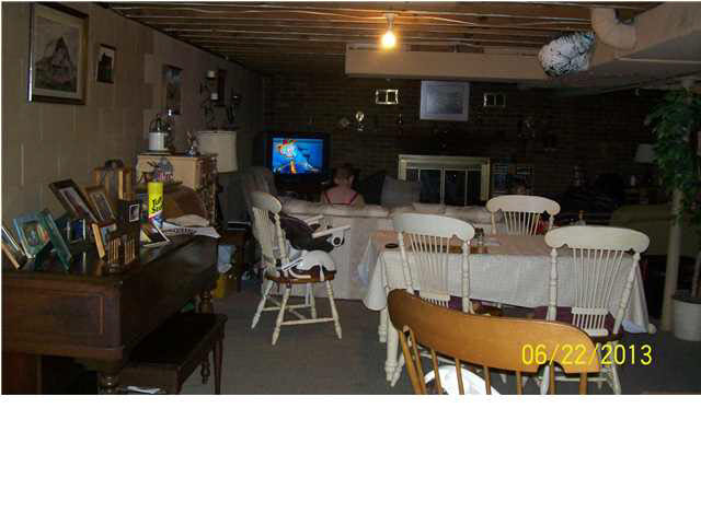 6145 Overpass Road Mount Vernon, IN 47620 - Photo 12 of 28 Gallery Image 12
