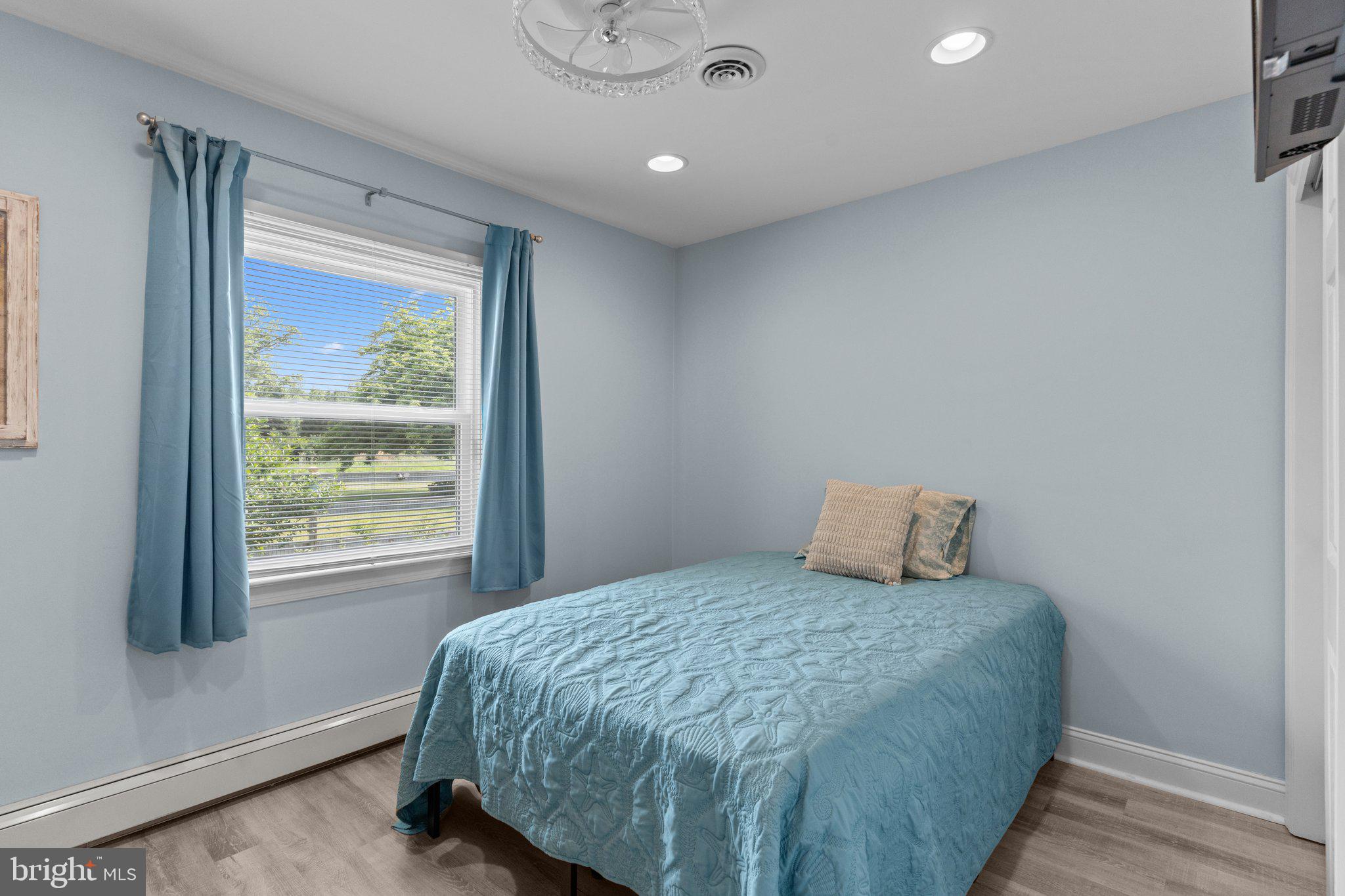 410 Island Road Columbus, NJ 08022 - Photo 30 of 43 a bedroom with a bed and window