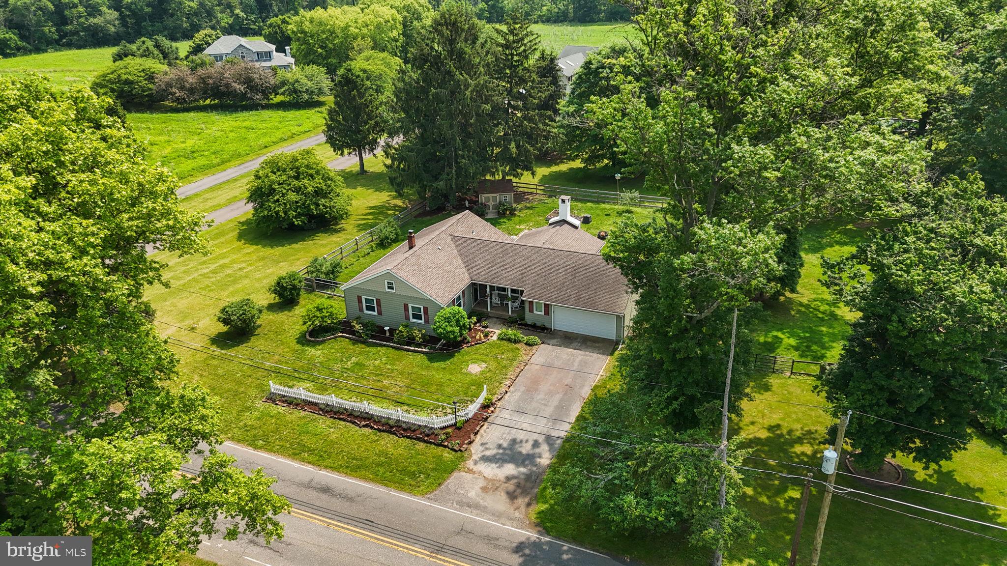 410 Island Road Columbus, NJ 08022 - Photo 41 of 43 an aerial view of a house