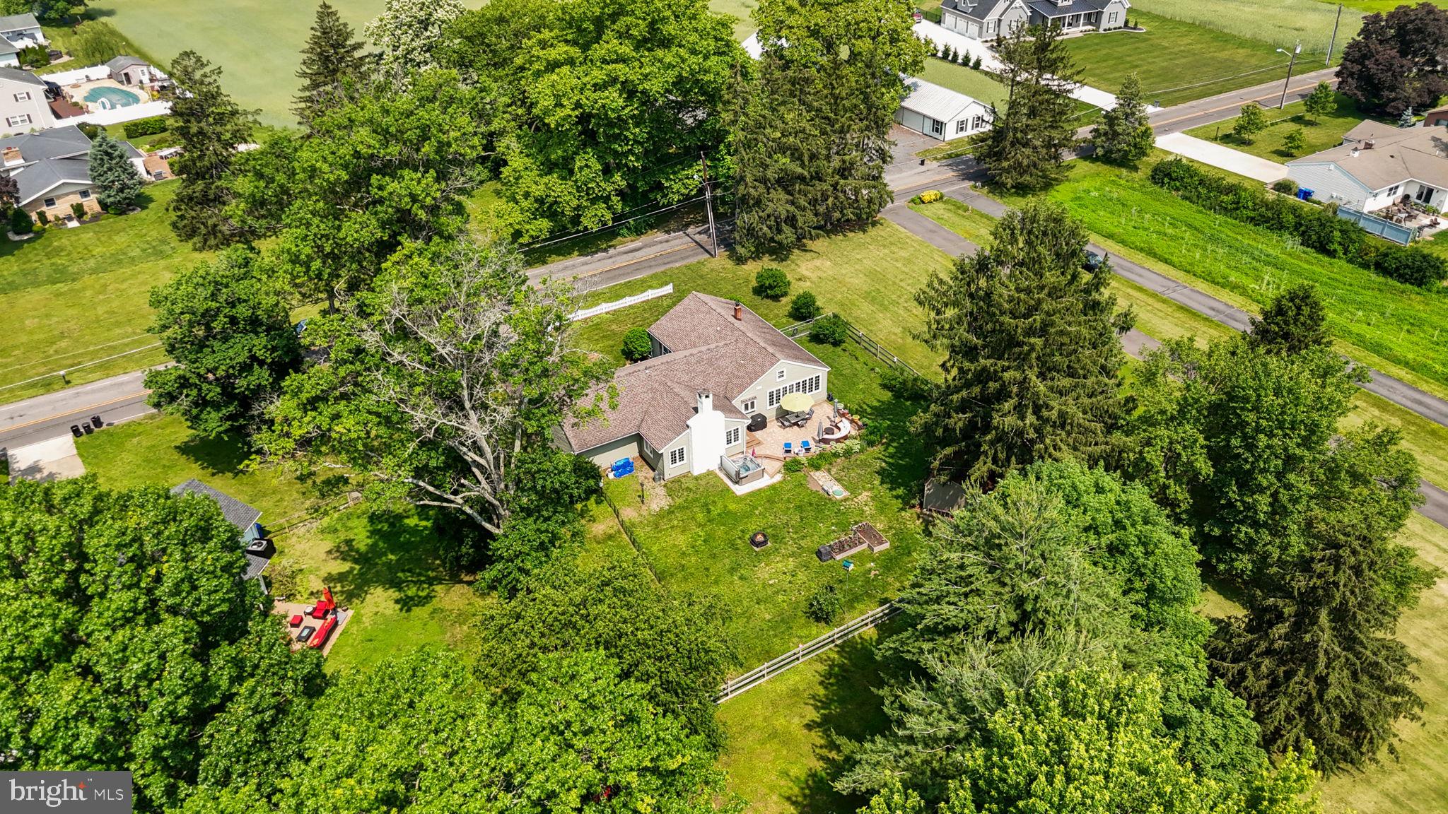 410 Island Road Columbus, NJ 08022 - Photo 42 of 43 an aerial view of residential house with outdoor space and trees all around