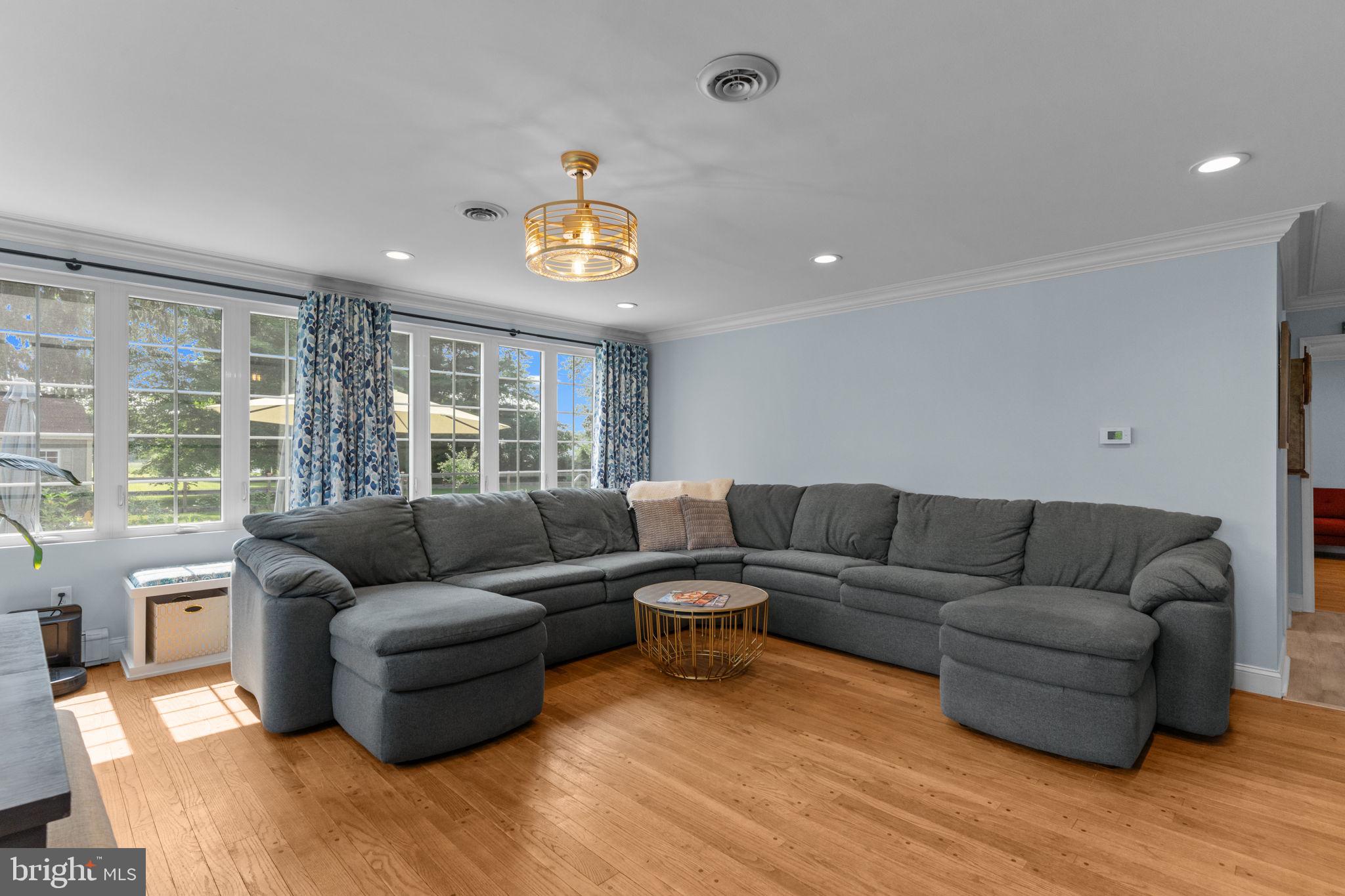 410 Island Road Columbus, NJ 08022 - Photo 5 of 43 a living room with furniture and a large window
