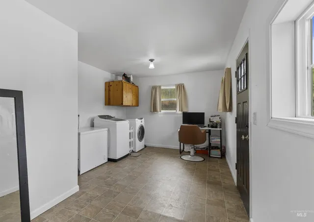 $359,900 | 105 Meador Street, Asotin, WA 99402