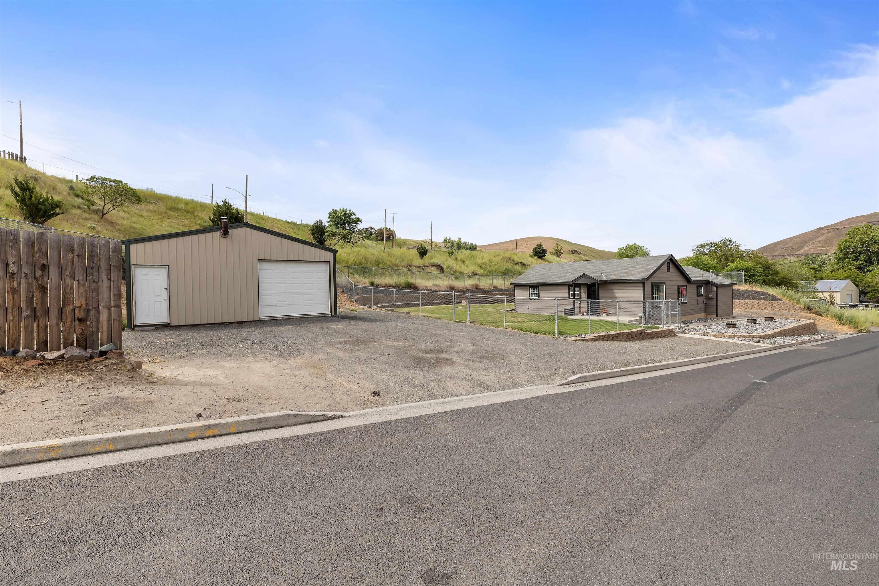 105 Meador Street Asotin, WA 99402 - Photo 4 of 28