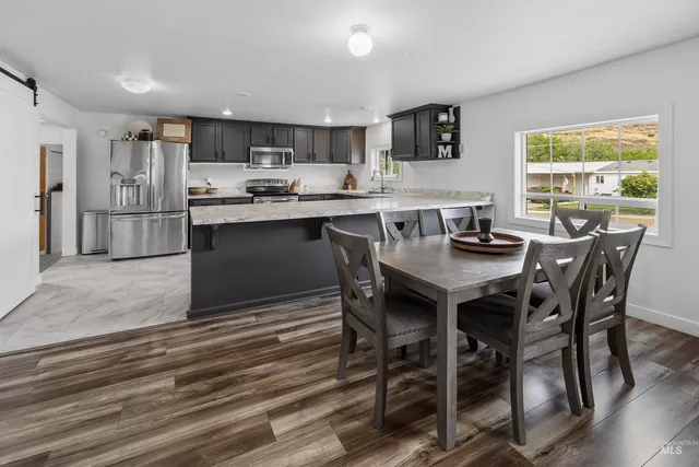 $359,900 | 105 Meador Street, Asotin, WA 99402