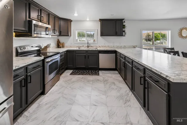 $359,900 | 105 Meador Street, Asotin, WA 99402