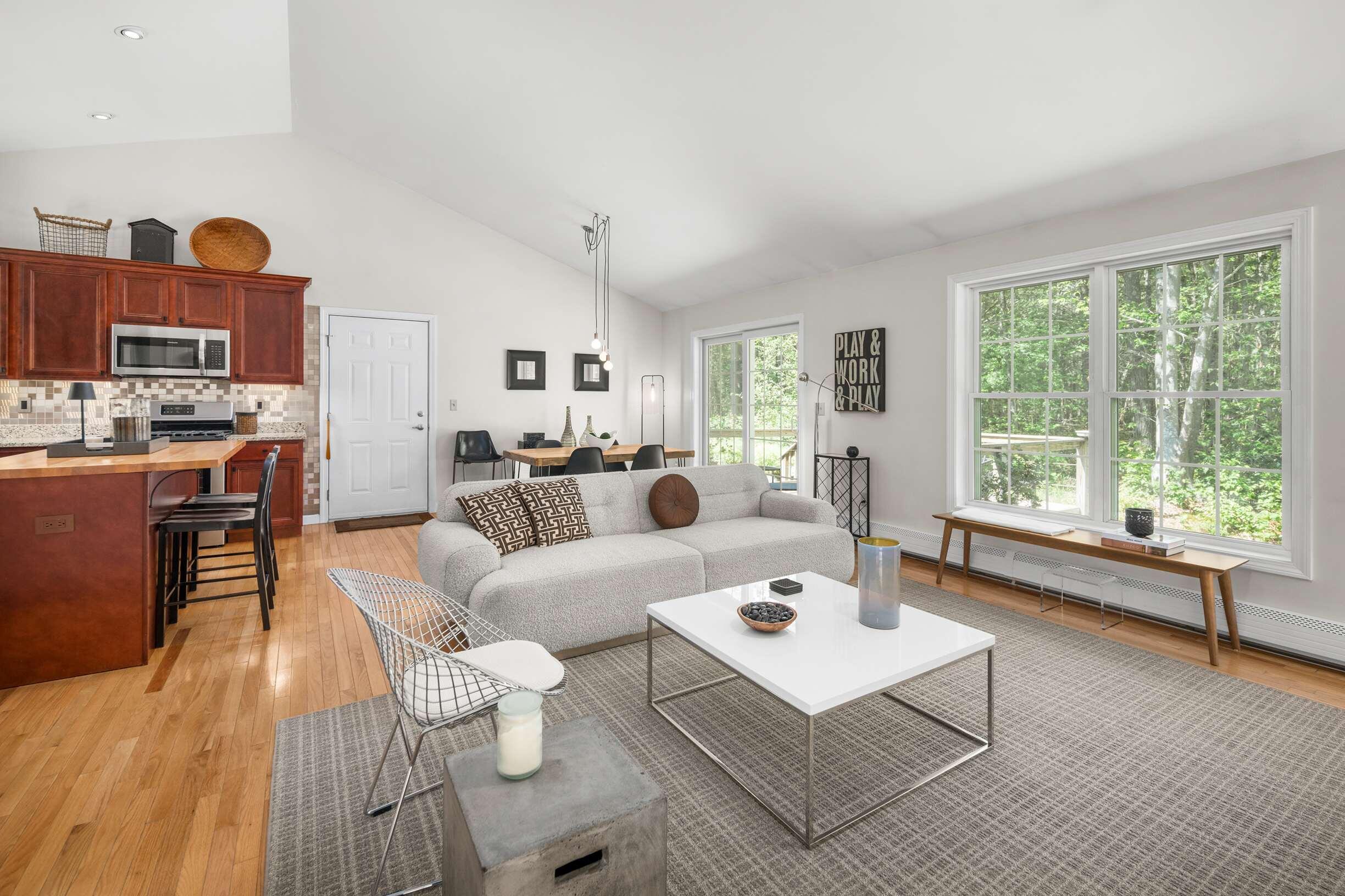 14 North Village Road York, ME 03902 - Photo 9 of 31 Spacious living area