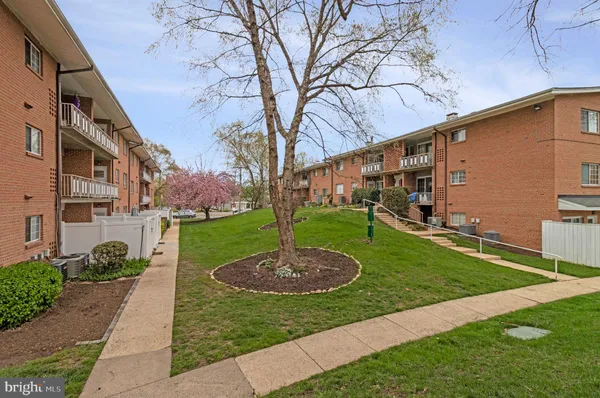 $269,000 | 5613 Franconia Road, Unit 103, Alexandria, VA 22310