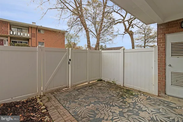 $269,000 | 5613 Franconia Road, Unit 103, Alexandria, VA 22310