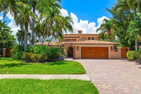 $2,250,000 | 1124 Seville Lane Northeast, St. Petersburg, FL 33704
