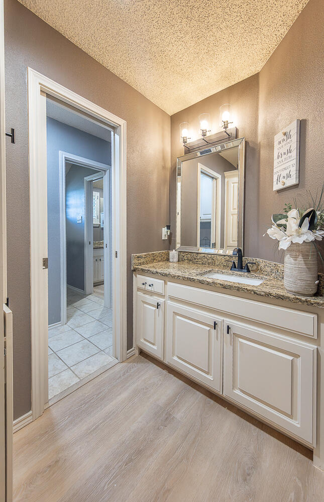 4009 100th Street Lubbock, TX 79423 - Photo 23 of 48 2L9A0223