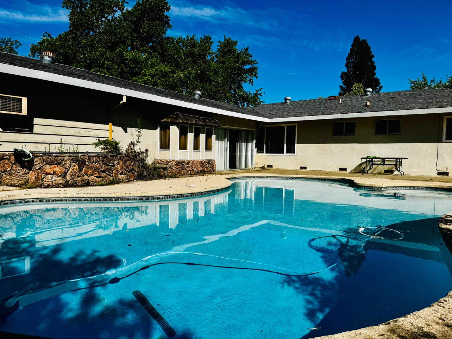 5500 Whitfield Way Carmichael, CA 95608 - Photo 1 of 1 a front view of house with yard