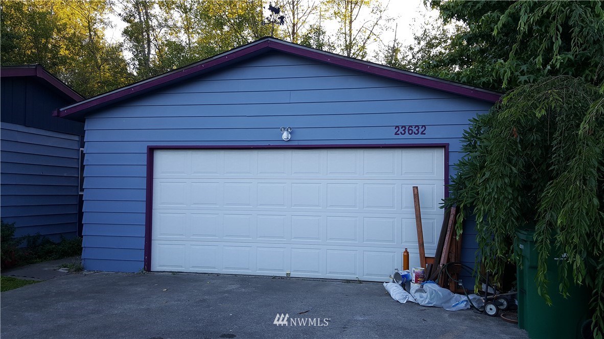 23632 North Lake Circle Bothell, WA 98021 - Photo 4 of 25
