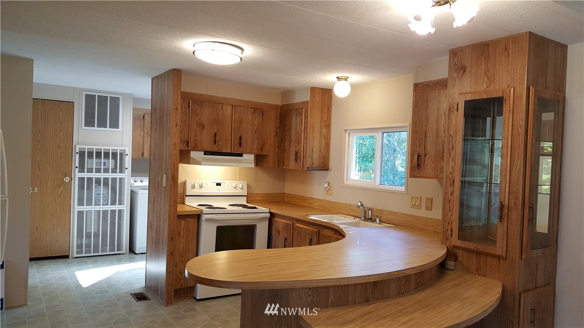 23632 North Lake Circle Bothell, WA 98021 - Photo 7 of 25