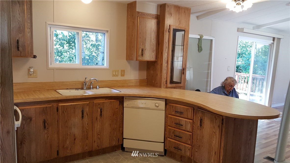 23632 North Lake Circle Bothell, WA 98021 - Photo 9 of 25