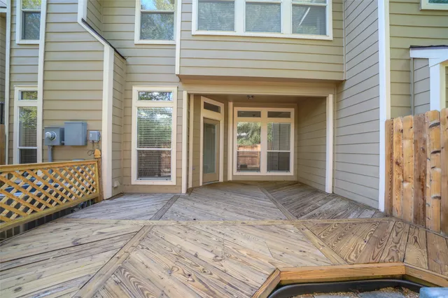 a view of backyard with cabin