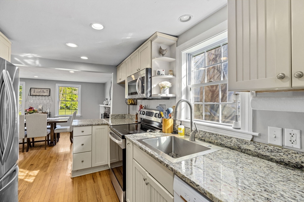 49 Hawley Road Scituate, MA 02066 - Photo 11 of 32 Gallery Image 11
