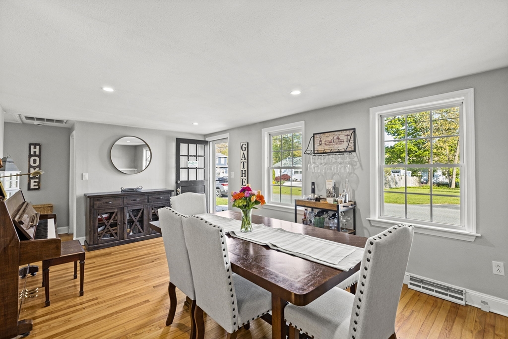 49 Hawley Road Scituate, MA 02066 - Photo 4 of 32 Gallery Image 4