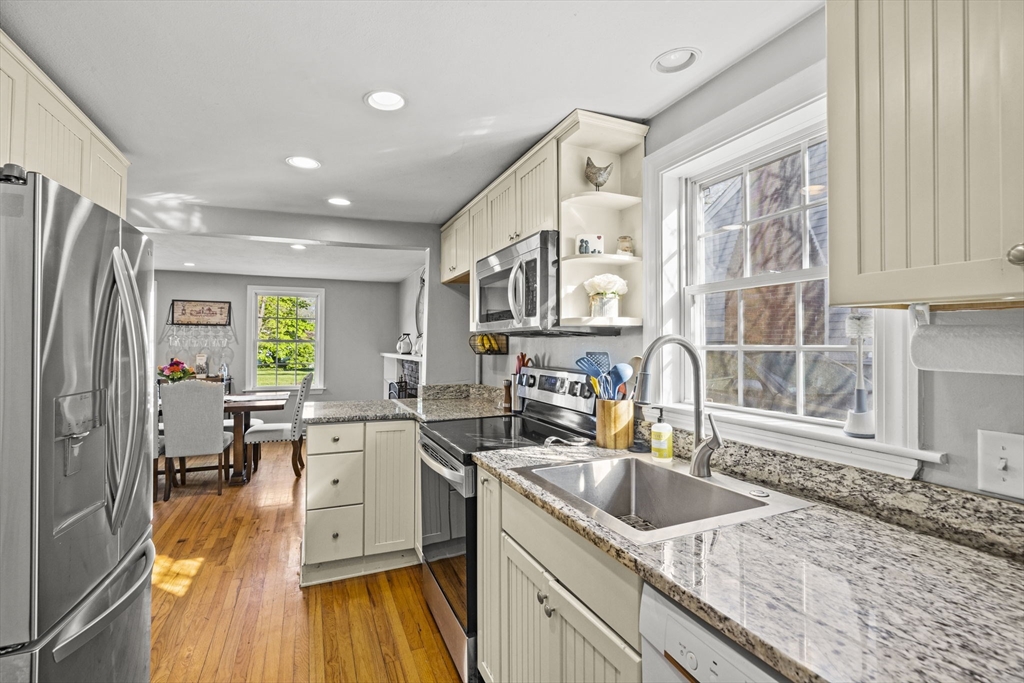 49 Hawley Road Scituate, MA 02066 - Photo 9 of 32 Gallery Image 9