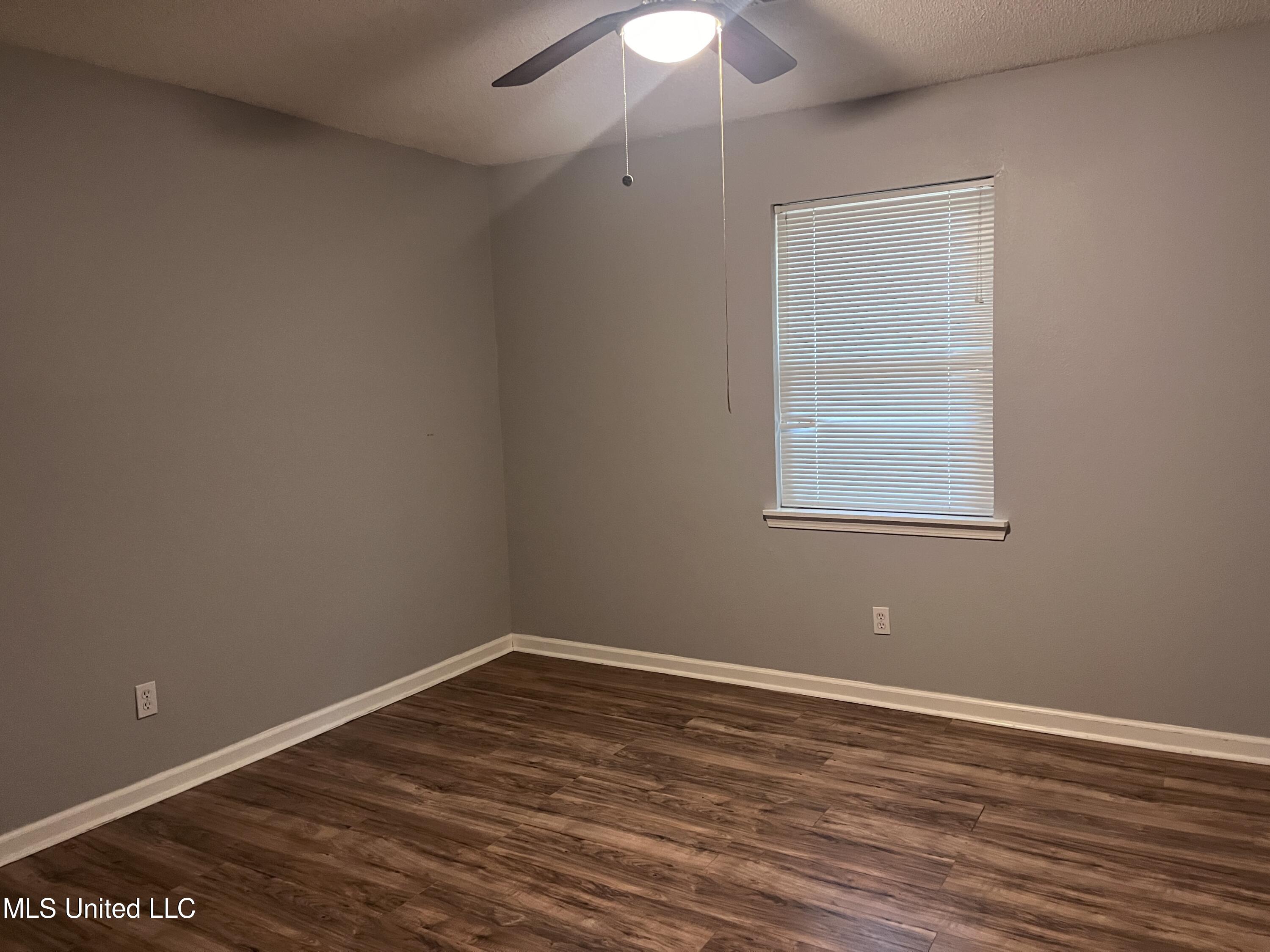 6470 Heather Road Horn Lake, MS 38637 - Photo 5 of 16 98E2D331-DAFE-4CD7-BB9C-FDB6A4B6319D