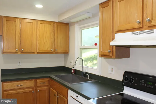 $3,100 | 5702 Goucher Drive, College Park, MD 20740