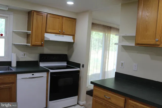 $3,100 | 5702 Goucher Drive, College Park, MD 20740