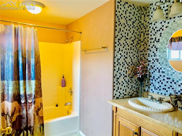 145 Baxter Road Pueblo, CO 81006 - Photo 9 of 22 Gallery Image 9