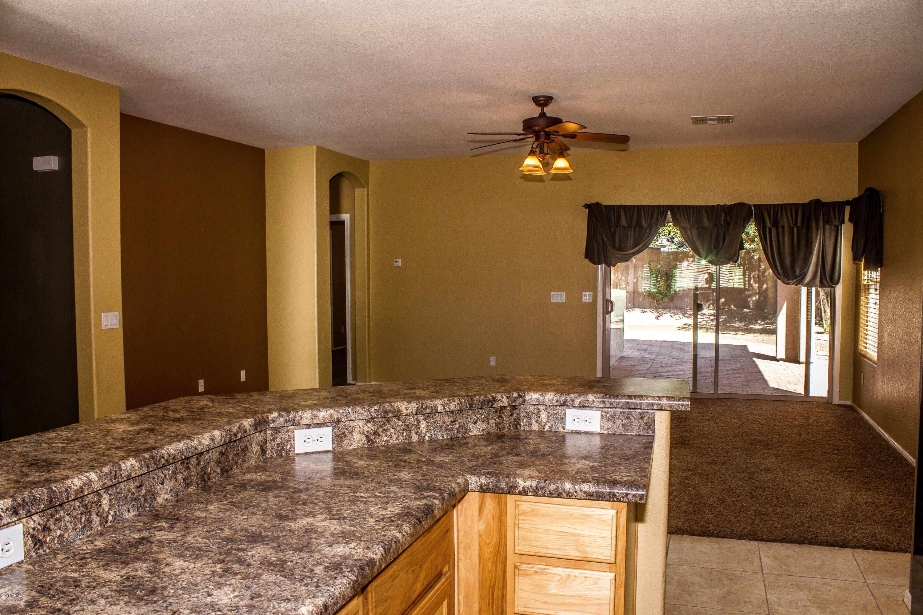44358 Rhinestone Road Maricopa, AZ 85139 - Photo 9 of 16 44358 W Rhinestone-30