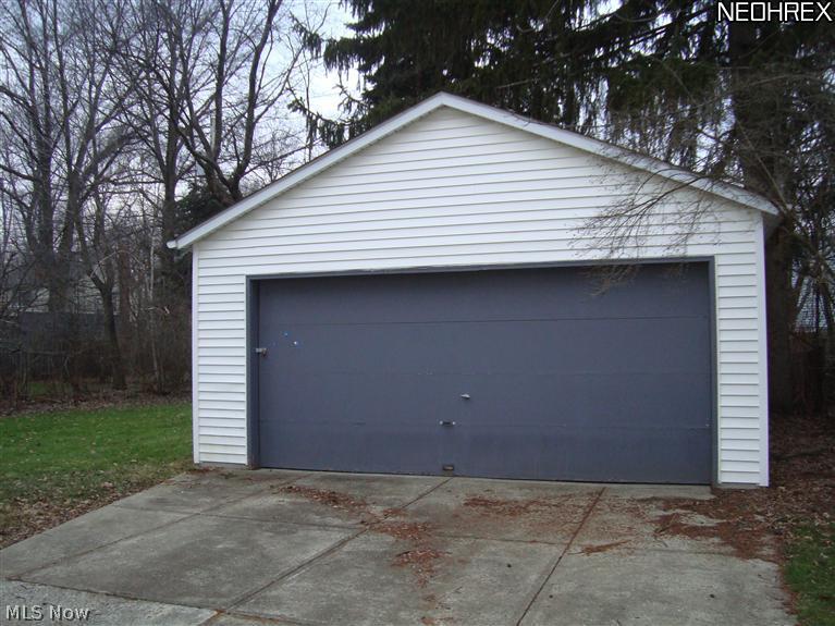 1642 Maple Road Cleveland Heights, OH 44121 - Photo 21 of 21 2 Car Garage