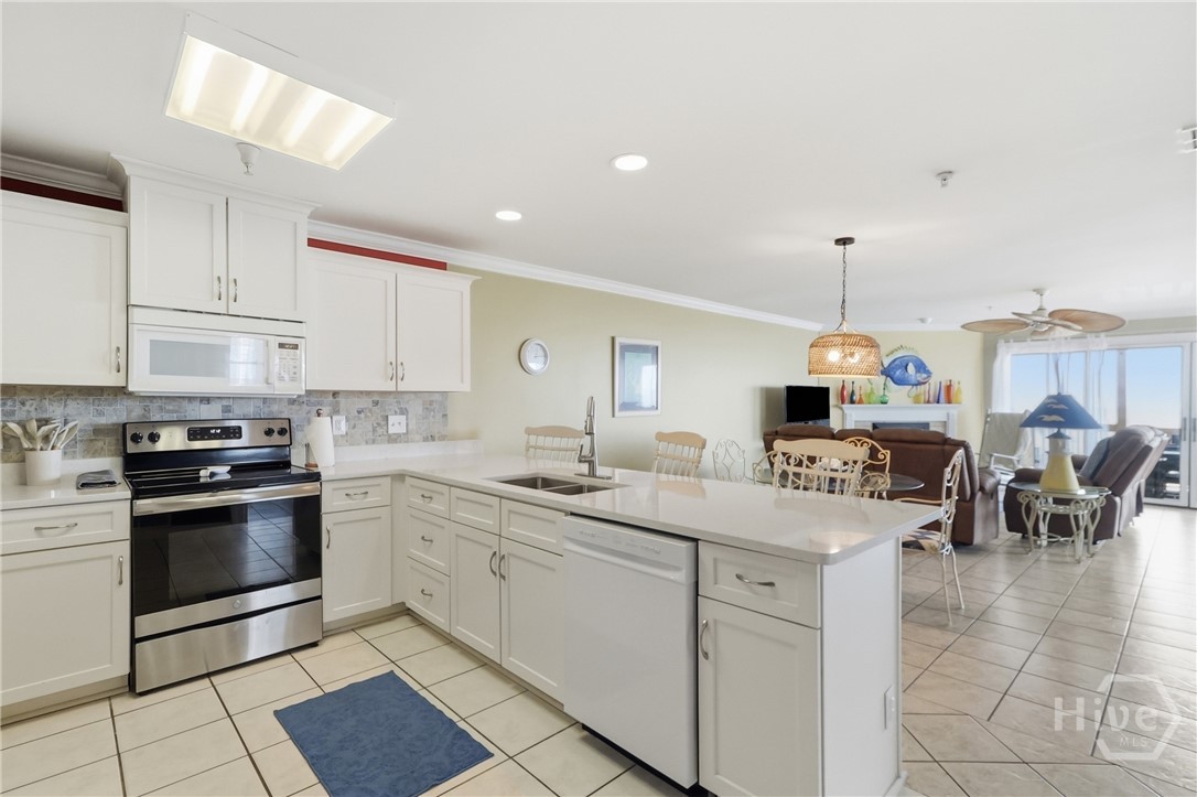 1707 Strand Avenue, Unit 4 Tybee Island, GA 31328 - Photo 8 of 36