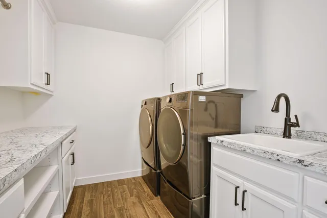 $999,900 | 13937 Ember Court, Apple Valley, MN 55124