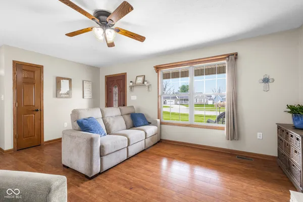 $349,900 | 7351 South Artesian Court, Columbus, IN 47201