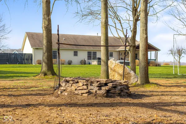 $349,900 | 7351 South Artesian Court, Columbus, IN 47201
