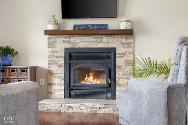 $349,900 | 7351 South Artesian Court, Columbus, IN 47201